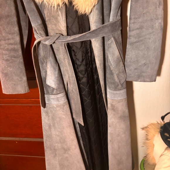 vintage 70s suede and shearling trimmed belted coat - Picture 5 of 6